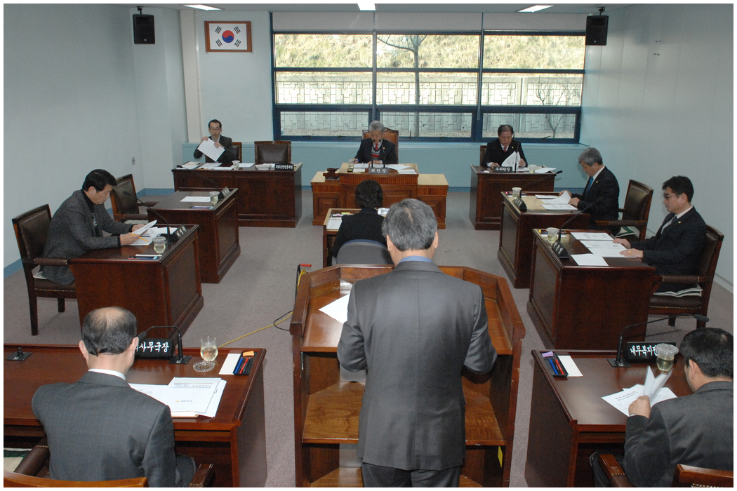 제242회 강릉시의회 제2차 정례회 폐회중 제1차 운영위원회(2015.01.19) 대표이미지