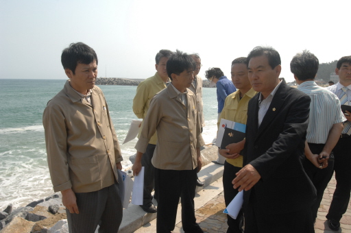 산업건설위원회 안목너울성파도 피해현장확인(2007.9.12) 대표이미지
