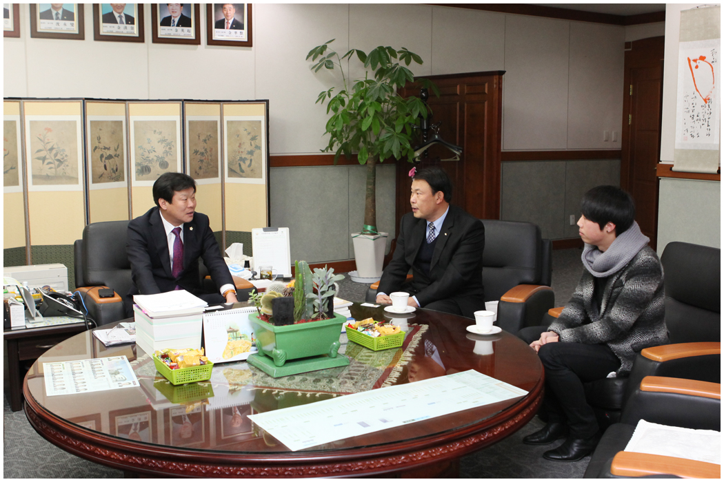 한국방송통신대학교 강릉학습관 학생회장 접견(2015.02.03) 대표이미지