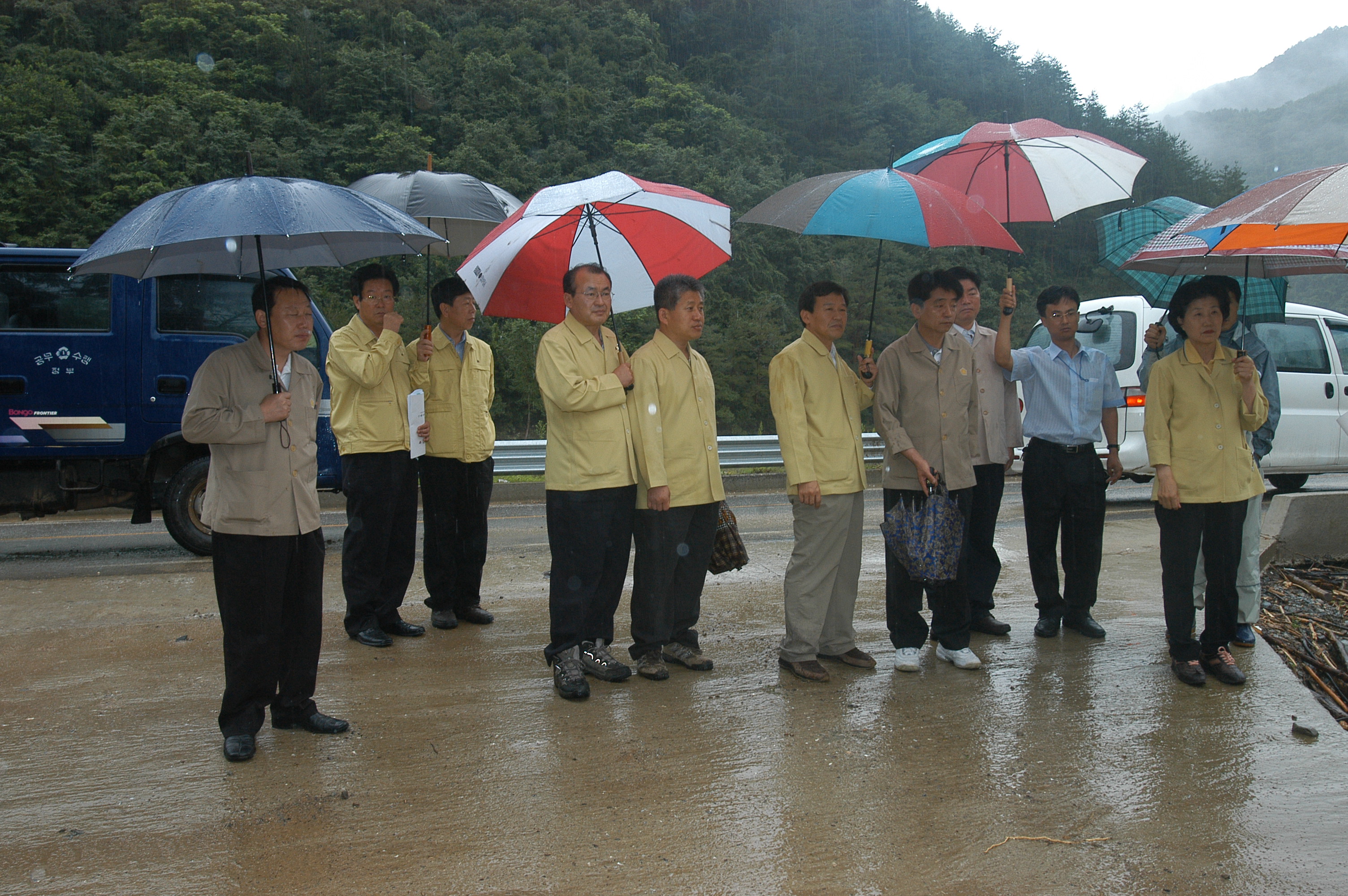 산업건설위원회 왕산 수해지역 현장 확인(2006.7.28) 대표이미지