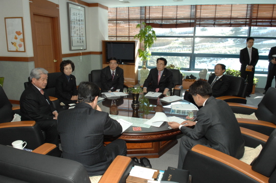 대구수성구 도시건설위원회 의원 강릉시의회방문(2008.2.27) 대표이미지