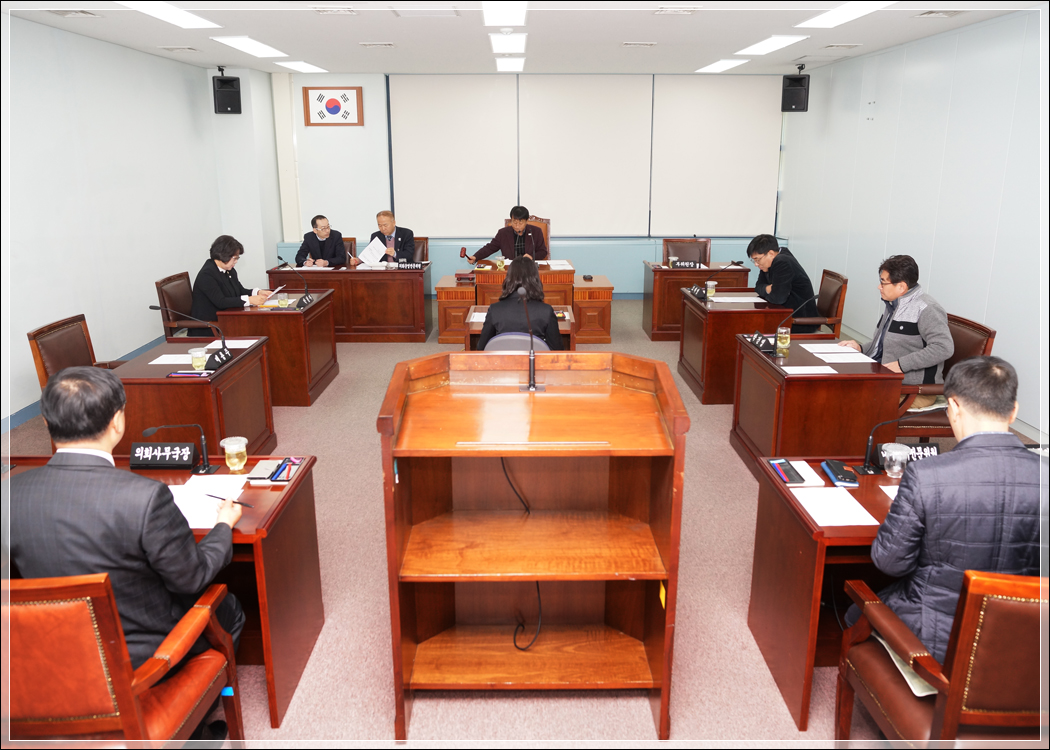 제262회 강릉시의회 임시회 폐회중 제1차 의회운영위원회(2017.11.20.) 대표이미지