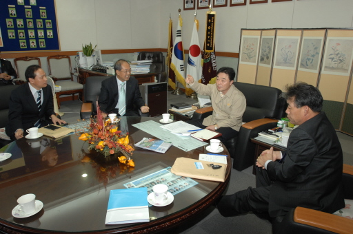 한국수력원자력 전무 의회방문(2007.11.1) 대표이미지