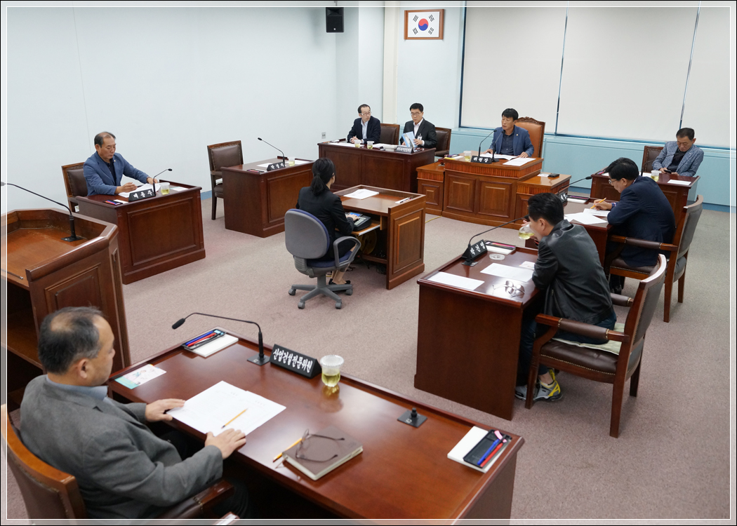 제261회 강릉시의회 임시회 폐회중 제1차 의회운영위원회(2017.10.16.) 대표이미지