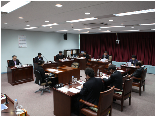 제221회 강릉시의회 임시회 산업건설위원회(2012.02.03) 대표이미지