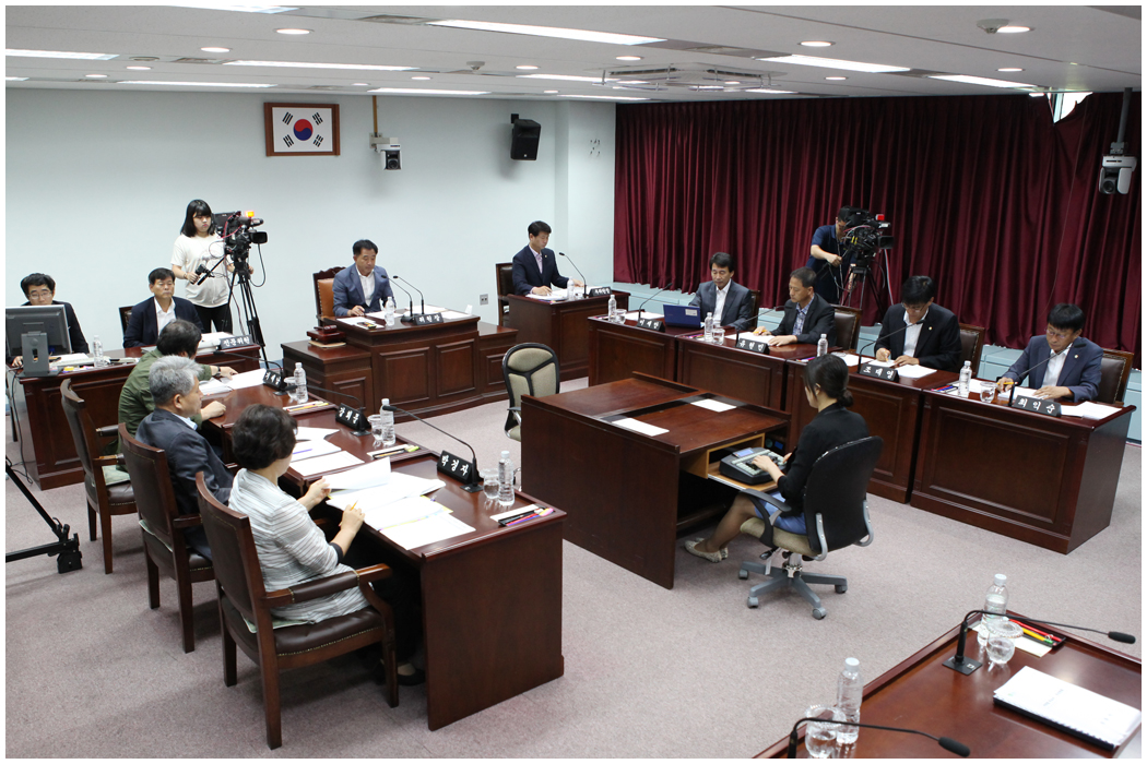 제239회 강릉시의회 임시회 내무복지위원회(2014.07.29) 대표이미지