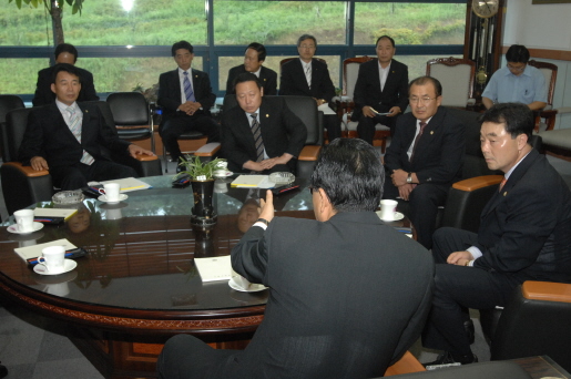 김진선 강원도지사 강릉시의회 방문(2007.8.29) 대표이미지