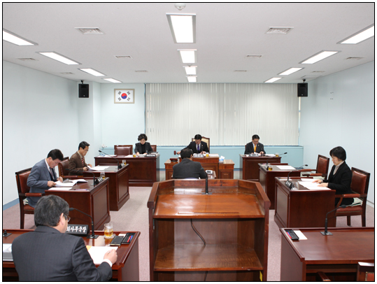 제221회 강릉시의회 임시회 제1차 운영위원회(2012.01.30) 대표이미지
