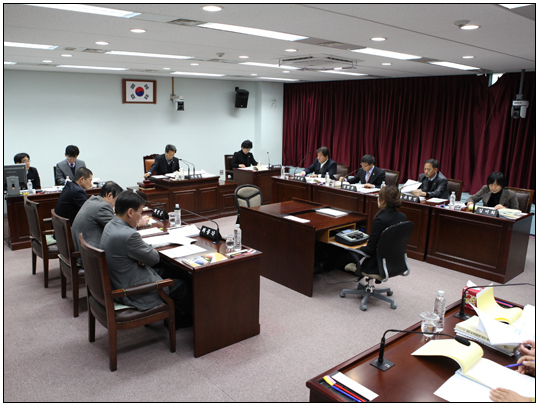제233회 강릉시의회 제2차 정례회 내무복지위원회(2013.12.18) 대표이미지