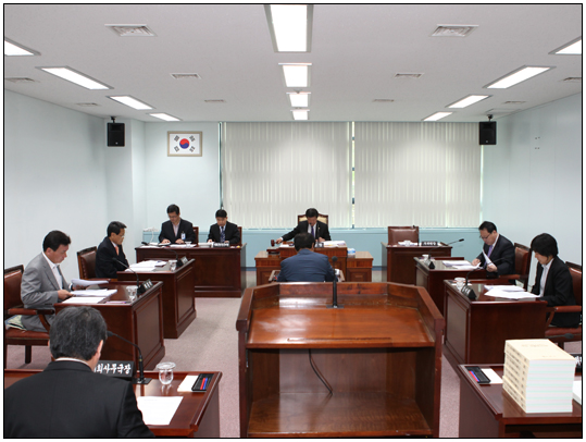제222회 강릉시의회 임시회 폐회중 운영위원회(2012.05.03) 대표이미지