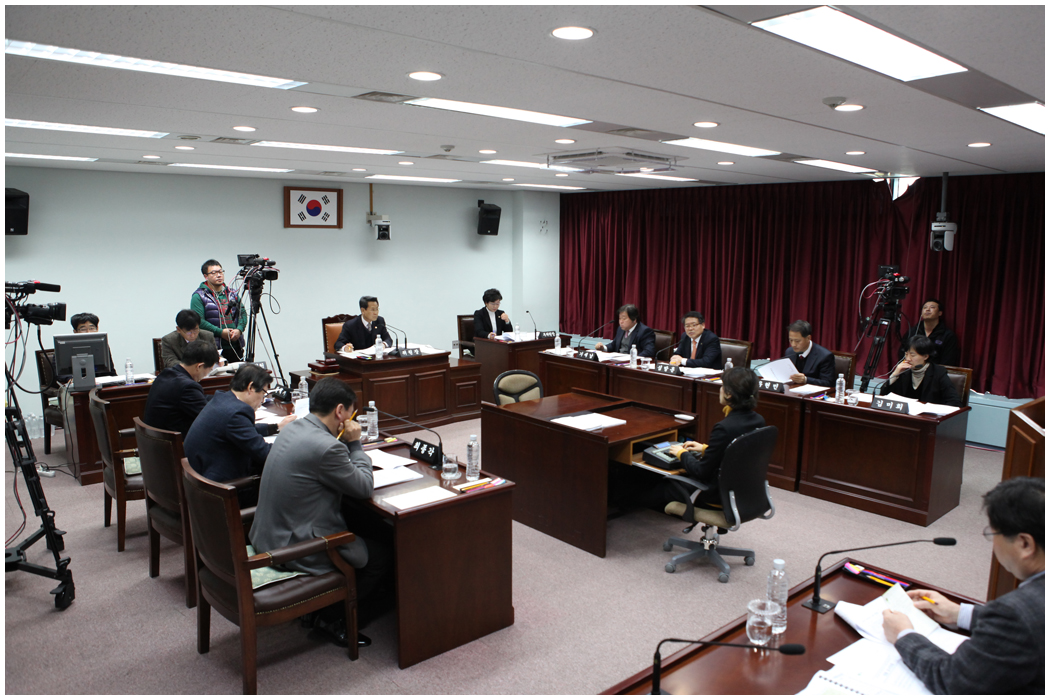 제234회 강릉시의회 임시회 내무복지위원회(2014.03.03) 대표이미지