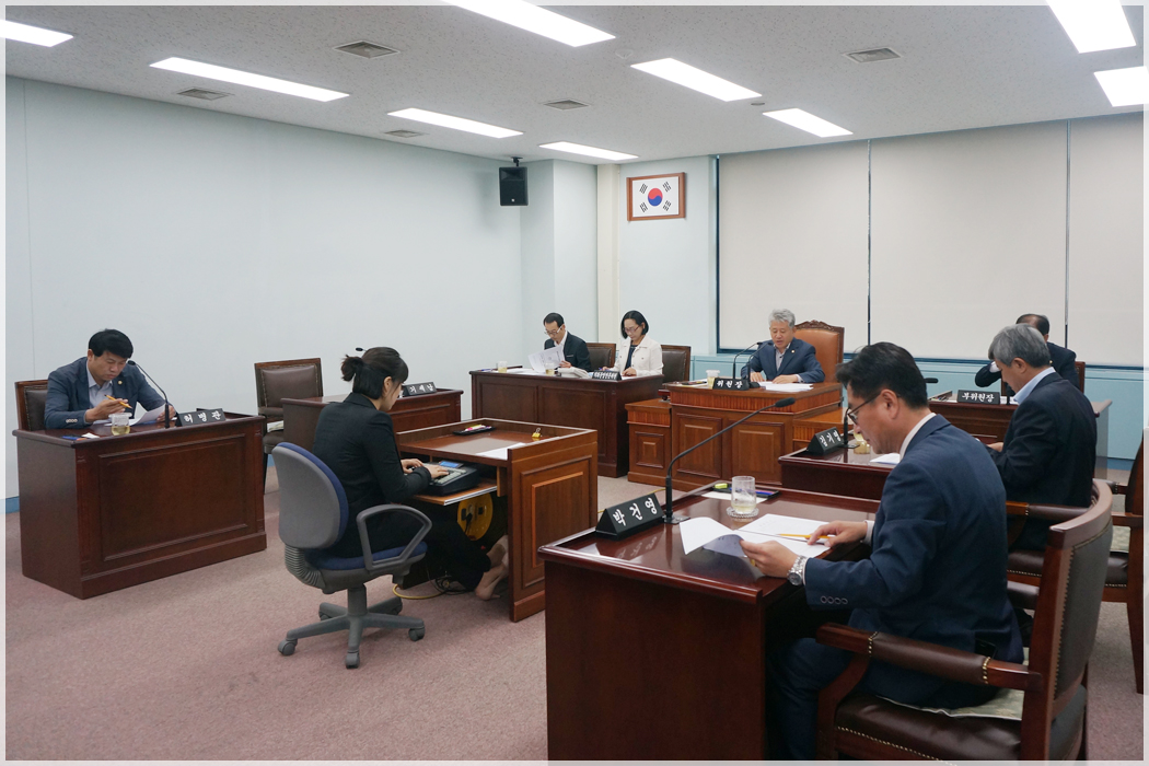 제247회 강릉시의회 임시회 폐회중 의회운영위원회(2015.10.16) 대표이미지
