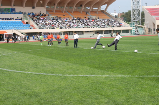 청학기 전국여자중.고 축구대회(2009.6.18) 대표이미지