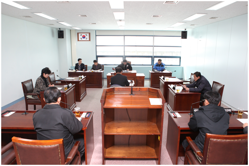 제233회 강릉시의회 제2차 정례회 폐회중 제3차 운영위원회(2014.02.19) 대표이미지