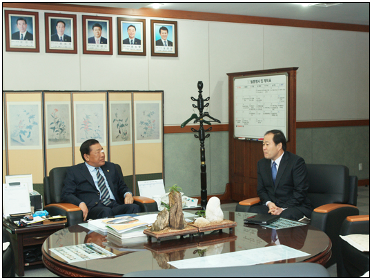 박흥구 강릉시수협조합장 접견(2011.04.08) 대표이미지