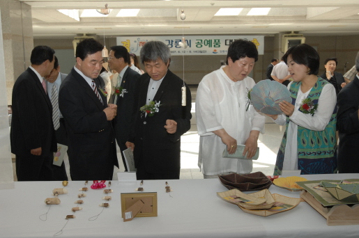 제16회 강릉시 공예 대전 작품전시회(2007.6.12) 대표이미지