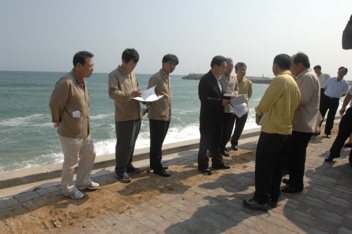 산업건설위원회 안목너울성파도 피해현장확인(2007.9.12) 대표이미지