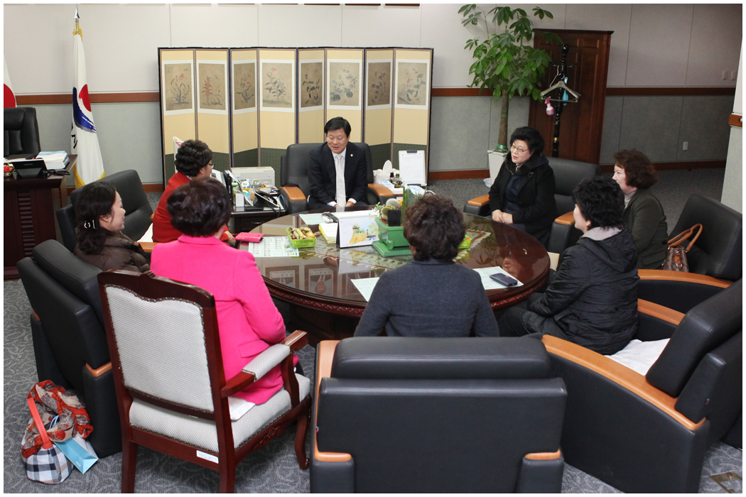 강릉시여성단체협의회 신임회장 접견(2015.02.16) 대표이미지