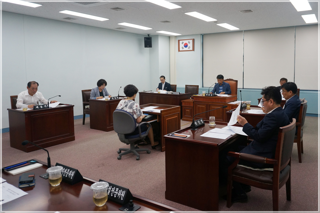 제259회 강릉시의회 임시회 폐회중 제1차 의회운영위원회(2017.06.05.) 대표이미지