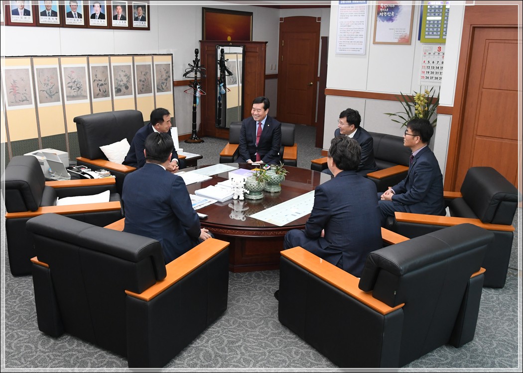 함용문 농협중앙회 강원지역본부장 접견(2018.03.27.) 대표이미지