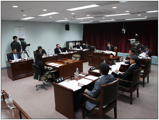 제226회 강릉시의회 임시회 산업건설위원회(2012.10.22) 대표이미지