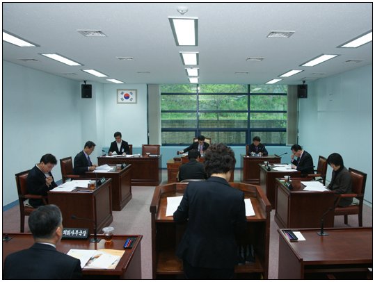 제215회 강릉시의회 임시회 폐회중 운영위원회(2011.05.11) 대표이미지