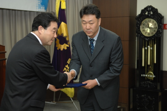 제35회 상공인의날 기념식(2008.3.19) 대표이미지
