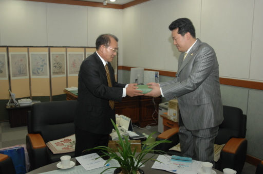 인천남동구 사회도시위원회의원 의회방문(2007.10.4) 대표이미지