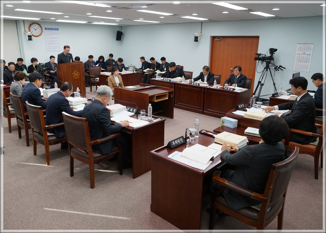 제263회 강릉시의회 제2차 정례회 내무복지위원회-2018 당초예산안 심사(2017.12.04.) 대표이미지