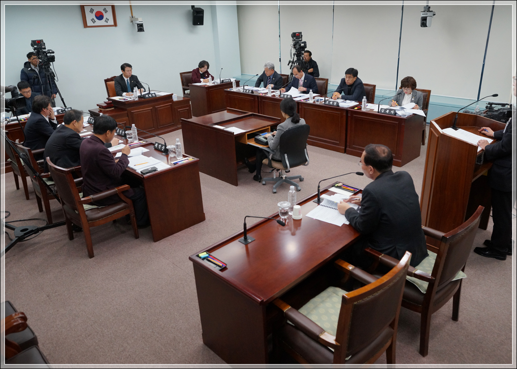 제263회 강릉시의회 제2차 정례회 내무복지위원회(2017.11.28.) 대표이미지