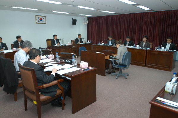 제185회 임시회중 내무복지위원회 (2007.2.22) 대표이미지