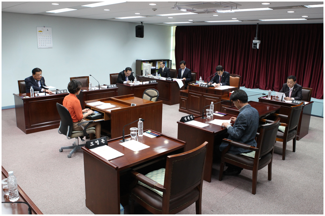 제235회 강릉시의회 임시회 산업건설위원회(2014.04.15) 대표이미지