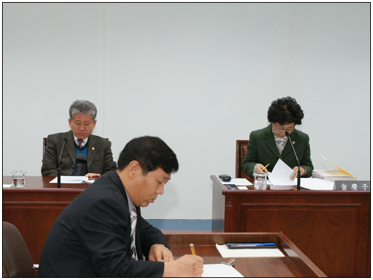 전체의원 보고회-녹색도시 관련 경포도립공원부지 제척에 관한 건 외2건(2011.06.03) 대표이미지