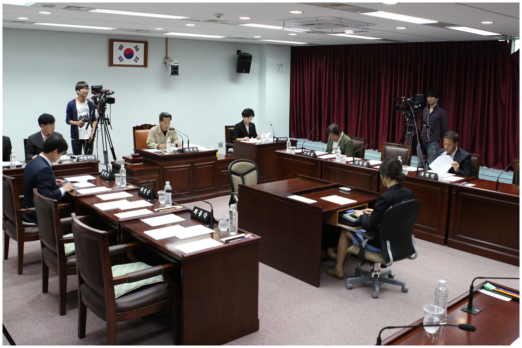 제237회 강릉시의회 임시회 내무복지위원회(2014.06.20) 대표이미지