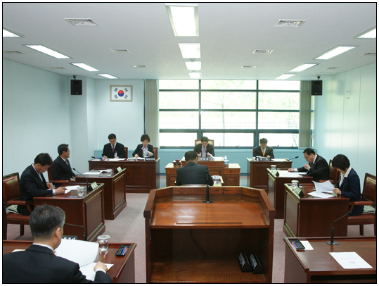 제216회 강릉시의회 임시회 제1차 운영위원회(2011.05.16) 대표이미지
