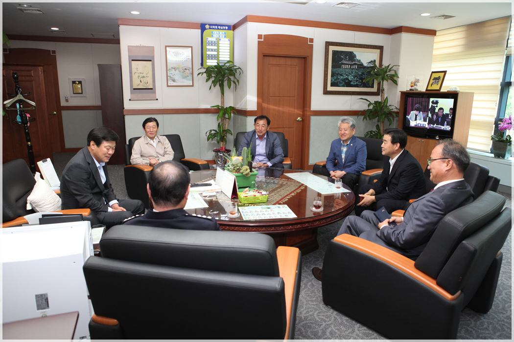 이용완 신임 강릉경찰서정 접견(2015.07.22) 대표이미지