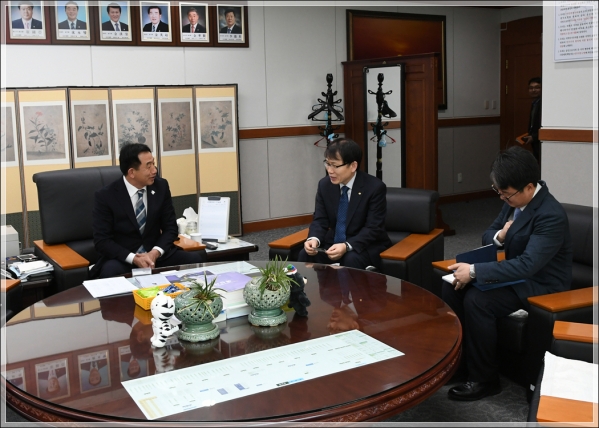 하천수 신임  한국은행 강릉본부장 접견(2018.02.20.) 대표이미지