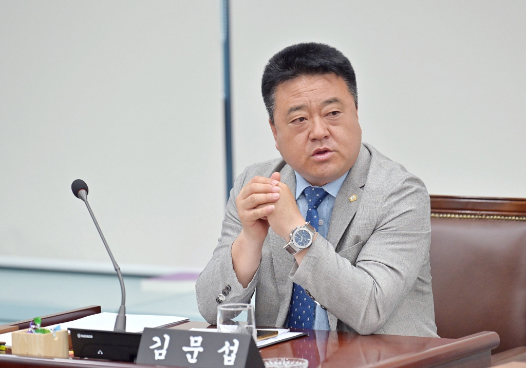 6월10일 제323회 강릉시의회 정례회 제1차 의회운영위원회 이미지(15)