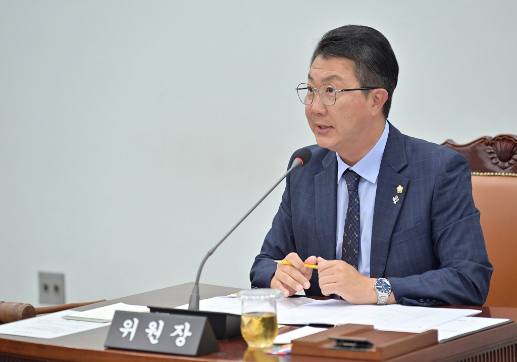 6월10일 제323회 강릉시의회 정례회 제1차 의회운영위원회 이미지(14)