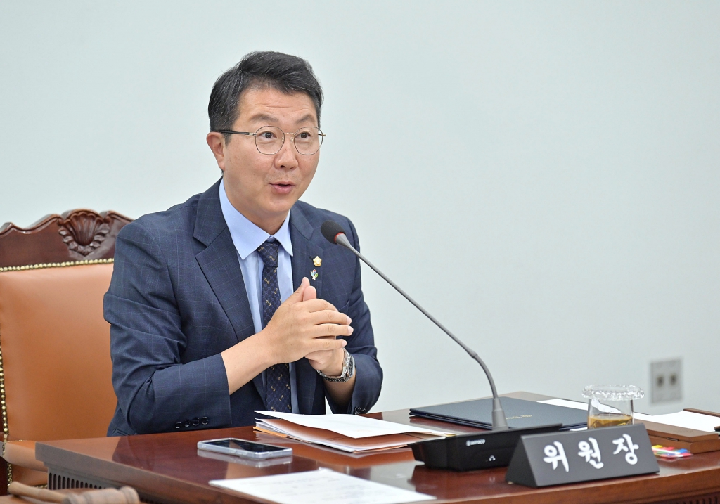 6월10일 제323회 강릉시의회 정례회 제1차 의회운영위원회 이미지(16)