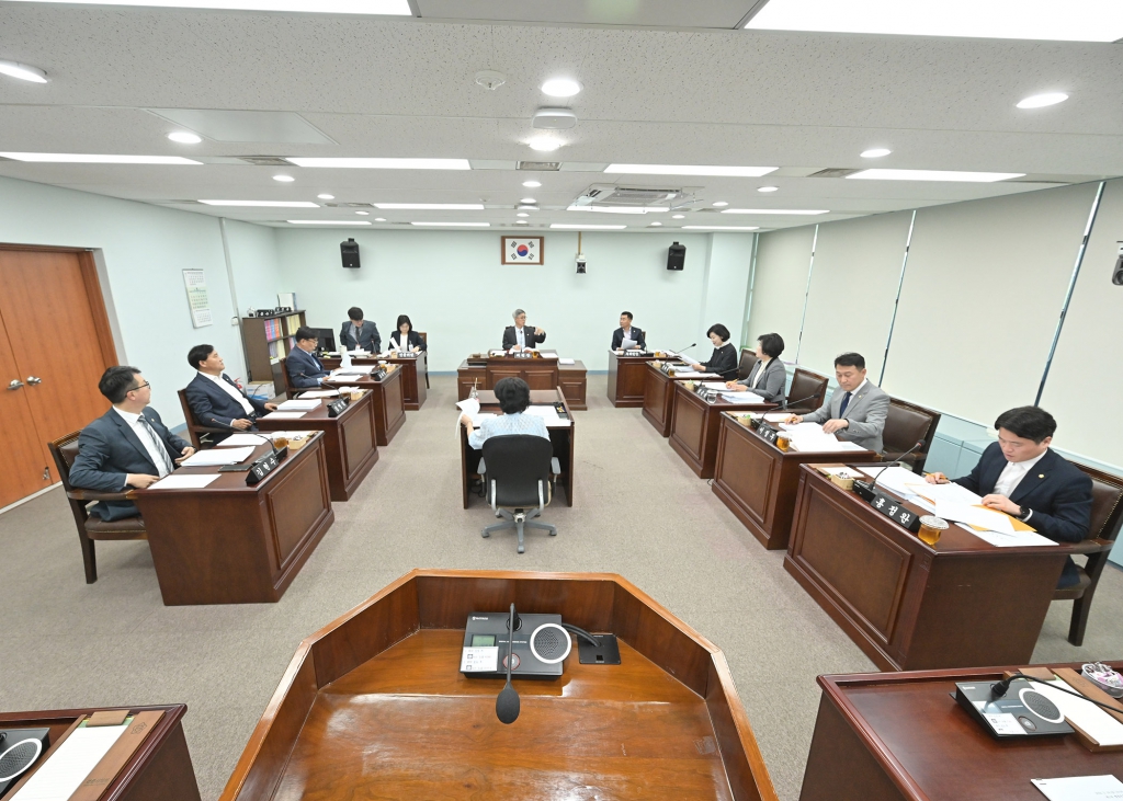 5월10일 제314회 강릉시의회 임시회 제1차 행정위원회 이미지(1)
