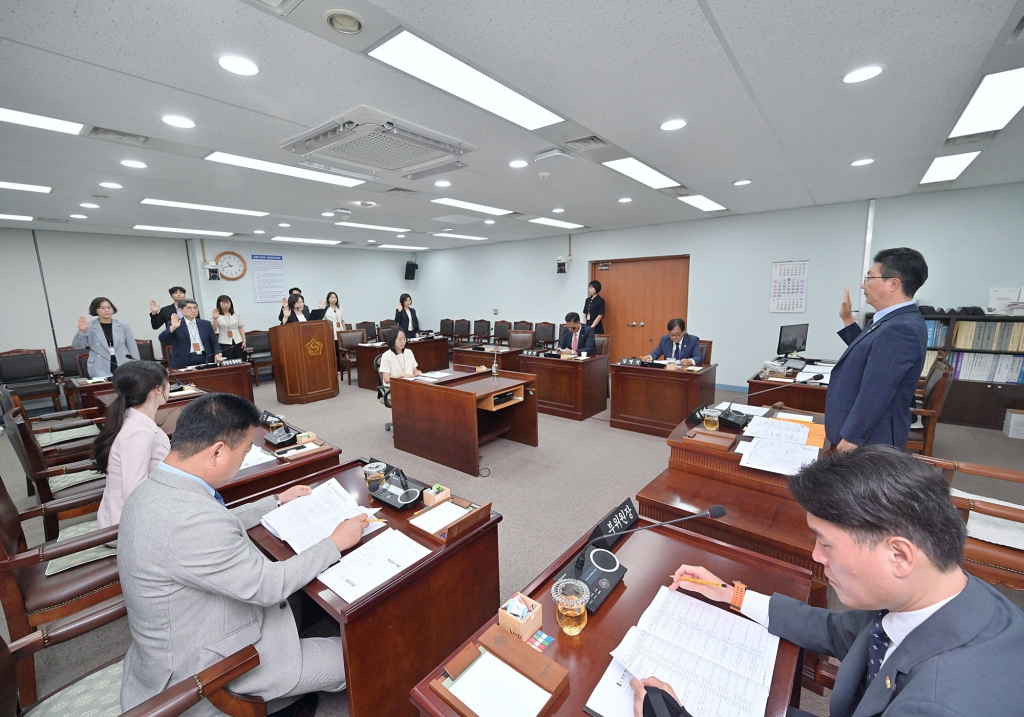 6월10일 제323회 강릉시의회 정례회 제1차 의회운영위원회 이미지(3)