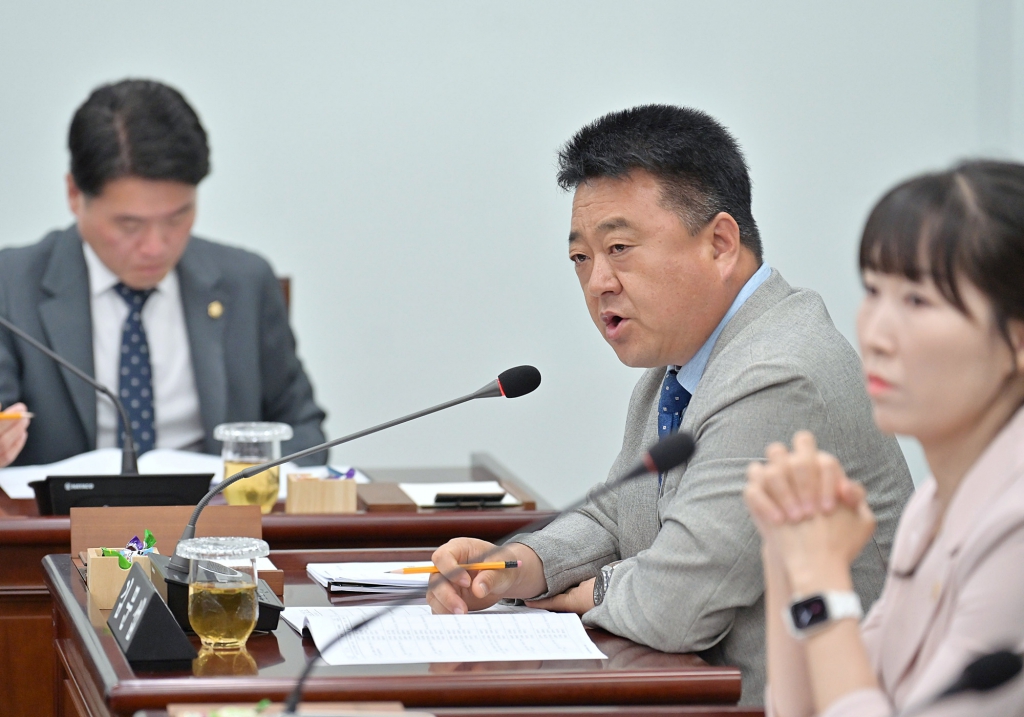 6월10일 제323회 강릉시의회 정례회 제1차 의회운영위원회 이미지(6)