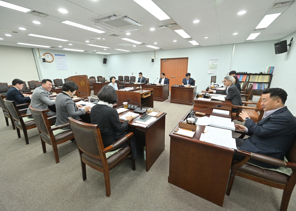 5월10일 제314회 강릉시의회 임시회 제1차 행정위원회 이미지(2)