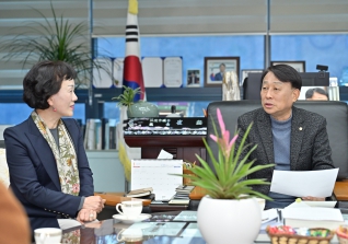 1월10일 신임 강여고 총동창회장 접견 대표이미지