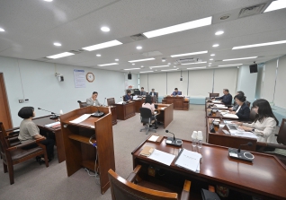 6월24일 제323회 강릉시의회 정례회 산업위원회 제4일차 행정사무감사 대표이미지
