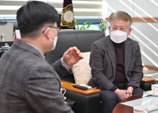 1월18일 신임국민건강보험공단 강릉지사장 접견 대표이미지