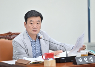 6월20일 제323회 강릉시의회 정례회 산업위원회 제2일차 행정사무감사 대표이미지