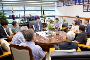 8월14일 접견(농업인단체 조병주 회장 회 6명) 대표이미지