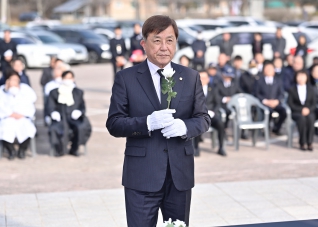3월1일  3.1독립만세운동기념탑 참배 대표이미지